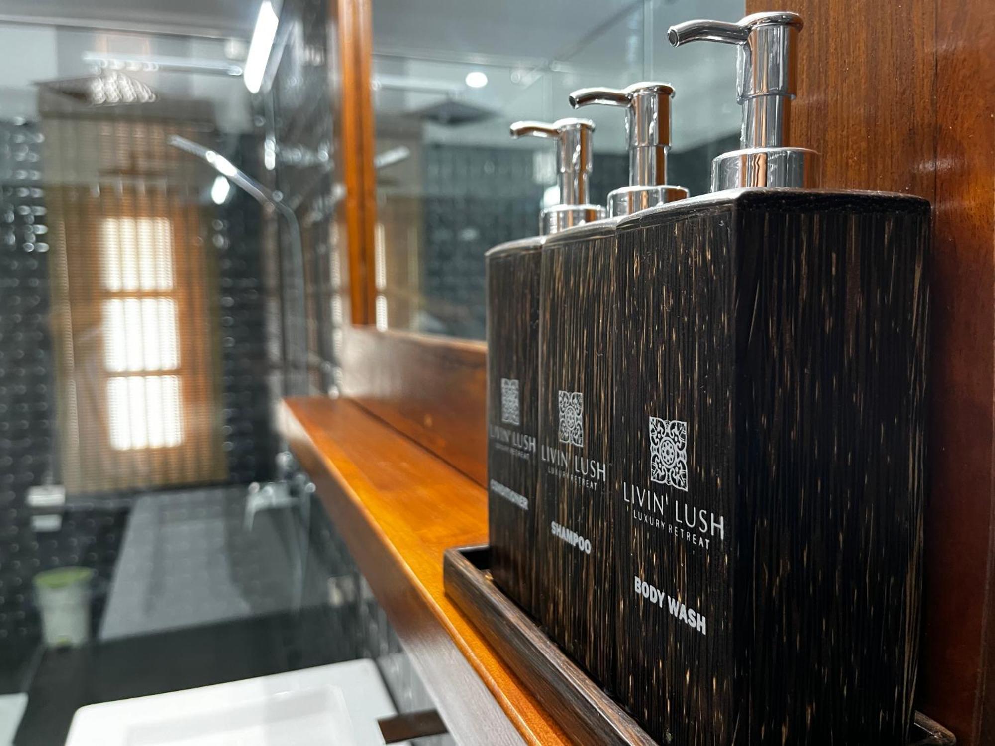 Livin Lush Luxury Retreat 호텔 아누라다푸라 외부 사진